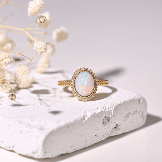 Gouden Ring Met Maansteen